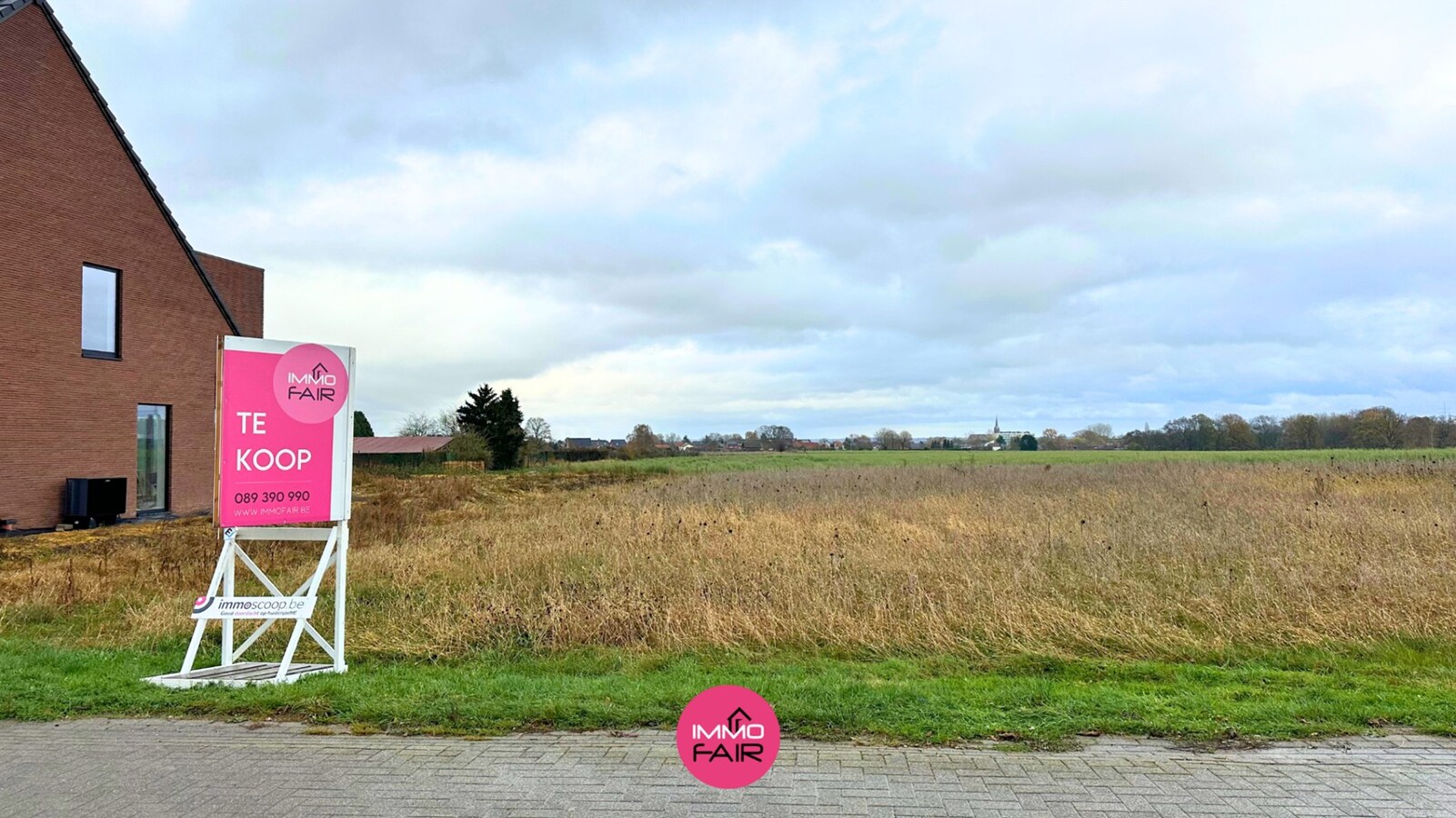 Bouwgrond voor open bebouwing van 1073 m² 