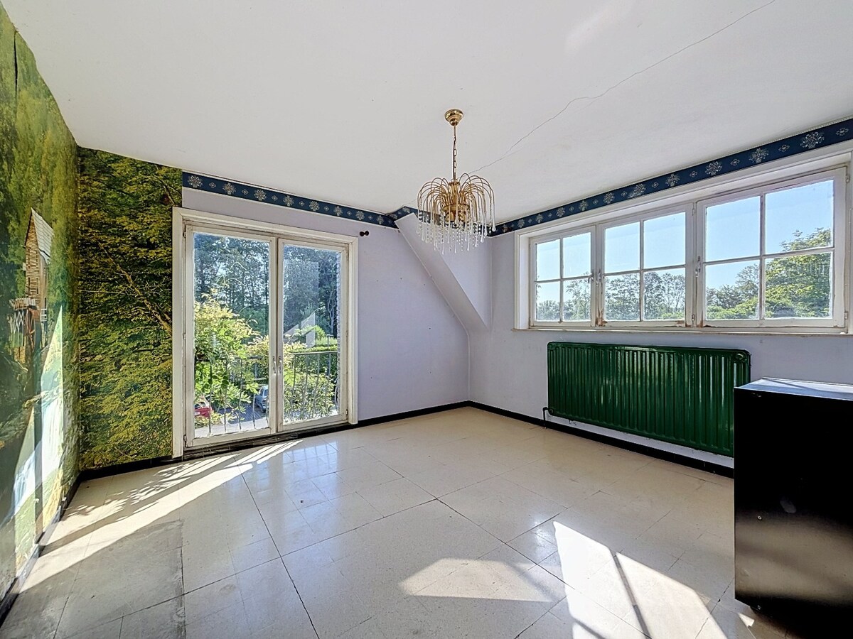Ruime sixties villa op 3.630m² nabij dorpskern Steenhuize 