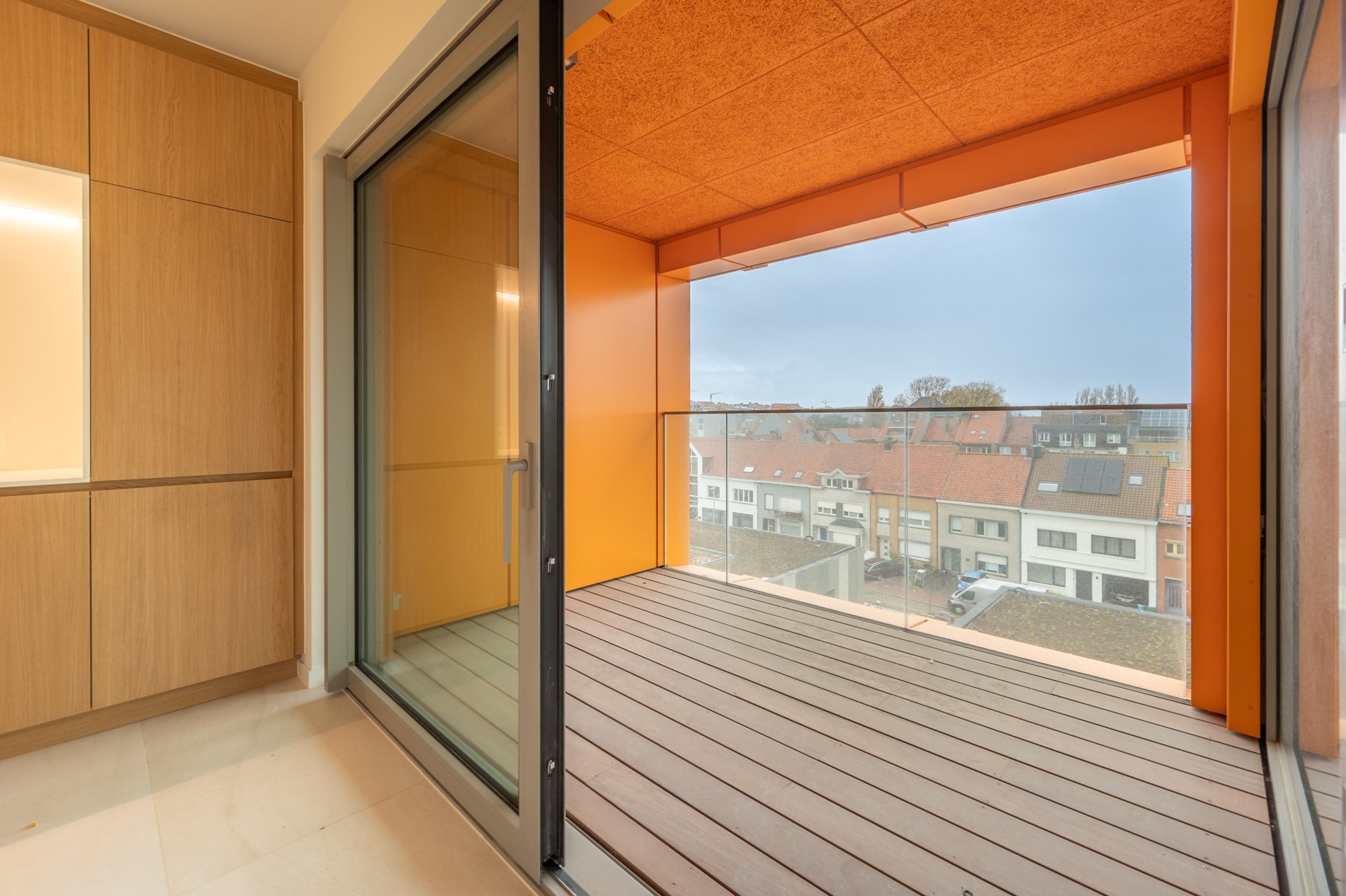 Centraal gelegen 2-kamer appartement te Res. Hoost op wandelafstand van de Zeedijk van Heist. 