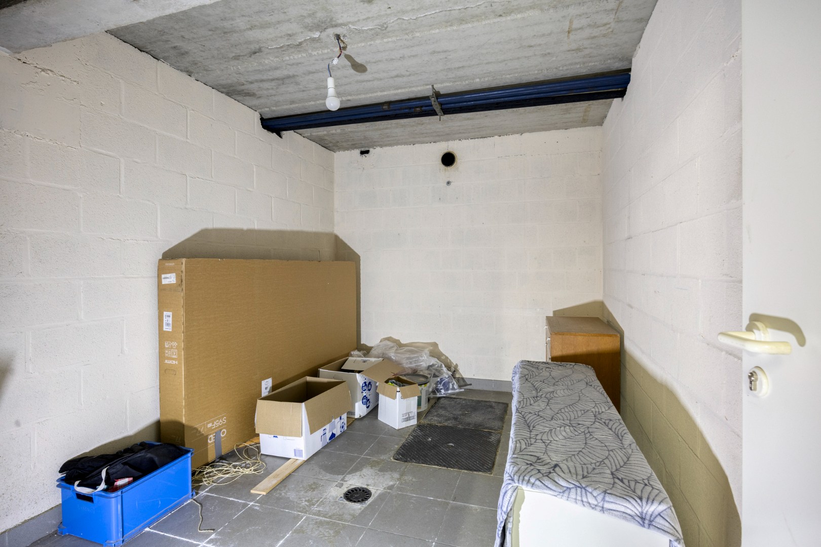 Instapklare penthouse met 2 slaapkamers en terras van 60m² , 4 kelders en garagebox in Korbeek-Lo! – EPC 199 kWh/m² - bewoonbare opp. 131 m² 