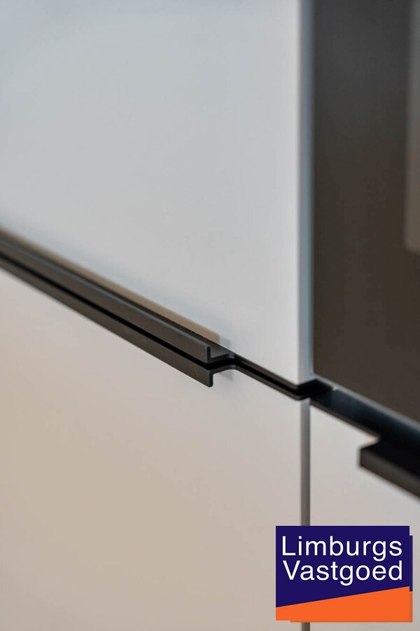 Recent Gerenoveerd appartement met tuin en terras, 2 slaapkamers, In Rekem 