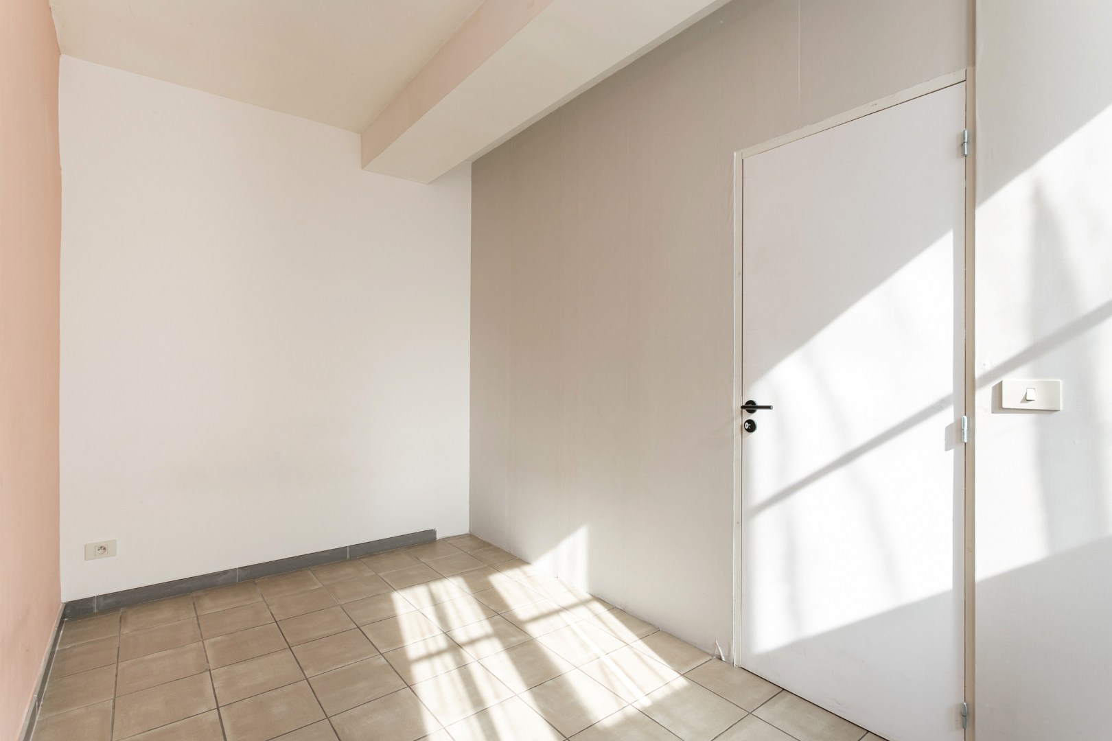 Gelijkvloers appartement met 1 slaapkamer en lage lasten in hartje Halle 