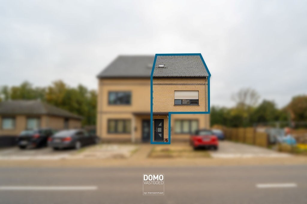 INSTAPKLAAR DUPLEXAPPARTEMENT MET TERRAS EN AUTOSTANDPLAATS IN HEUSDEN-ZOLDER 