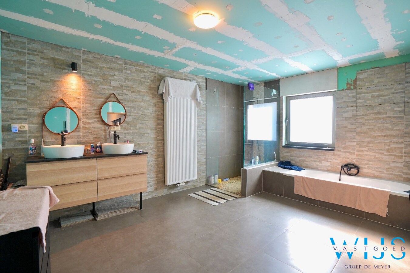 Instapklare woning met 5 slaapkamers te Evergem/ Doornzele! 