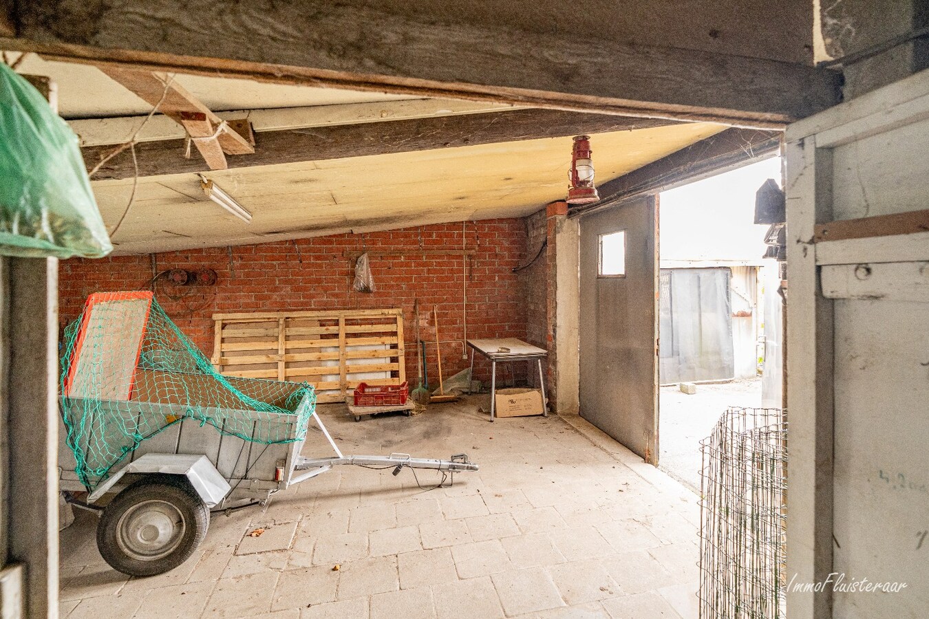 Te renoveren woning met bijgebouw en weiland op ca. 4813 m² 