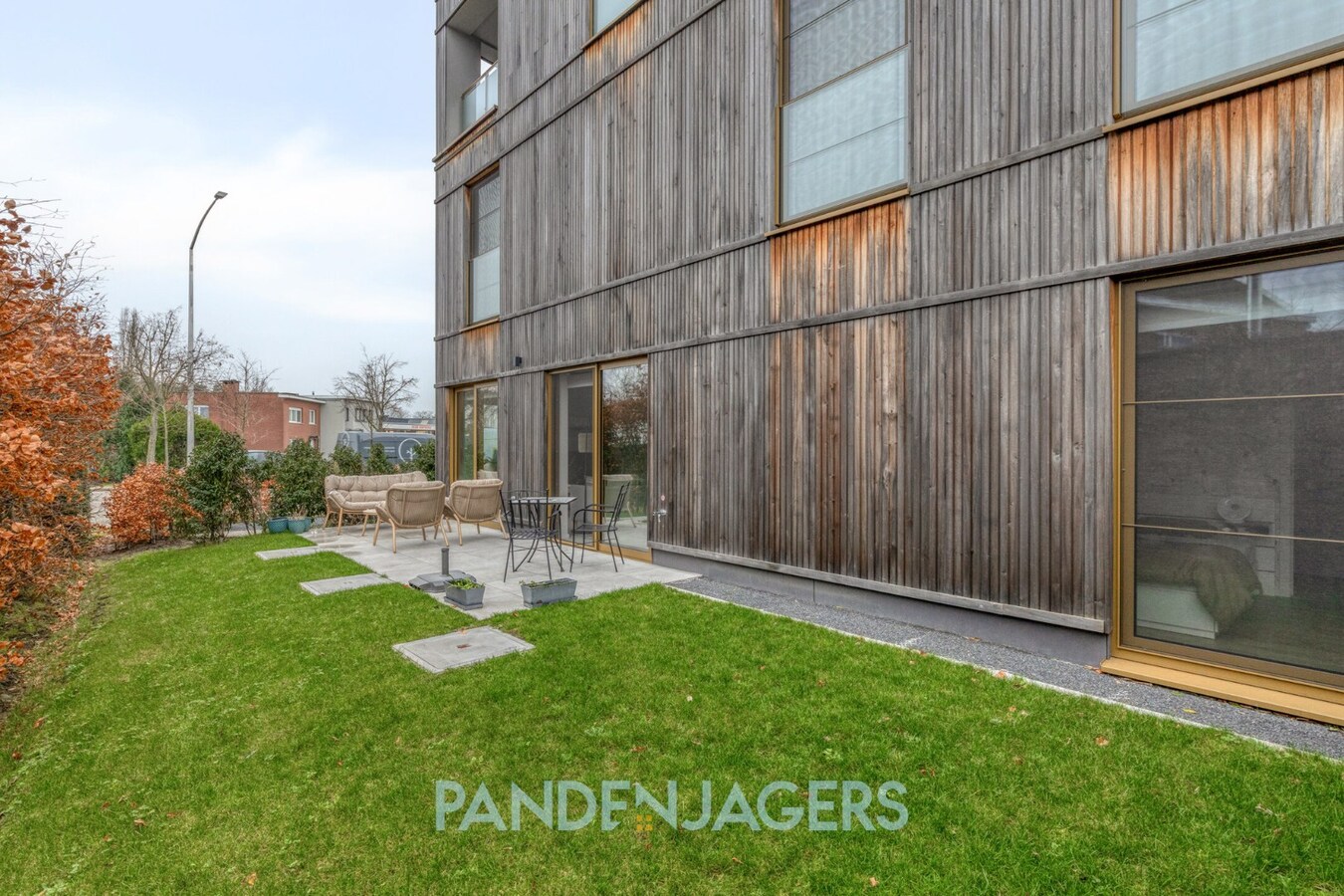 Recent gelijkvloers appartement met tuin, autostaanplaats en extra berging te Duffel 