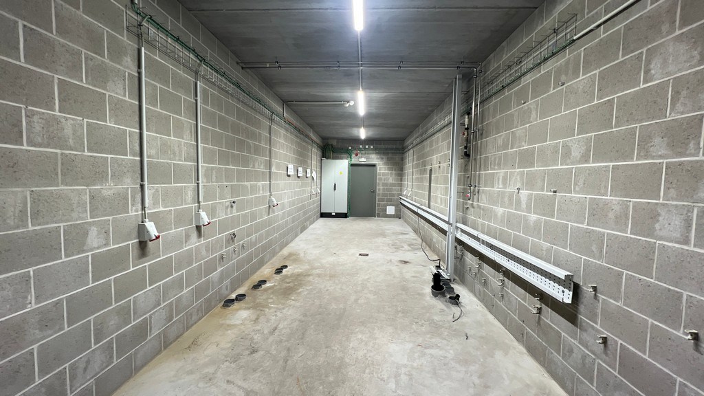 Opslagloodsen met buitenruimte te huur vlakbij afrit E17 in Sint-Niklaas