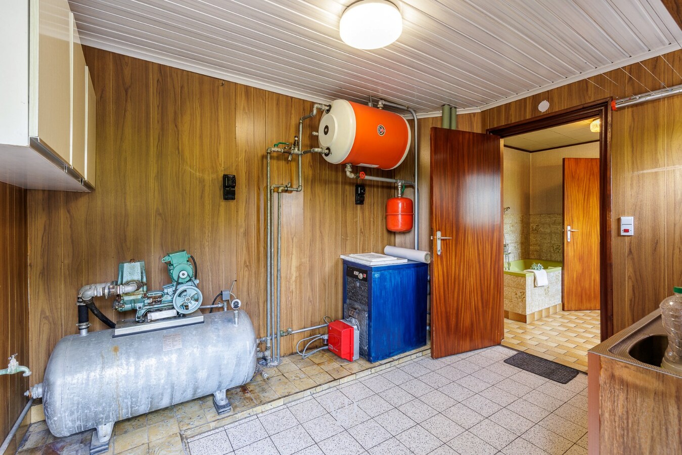 Landelijke woning - te renoveren. 