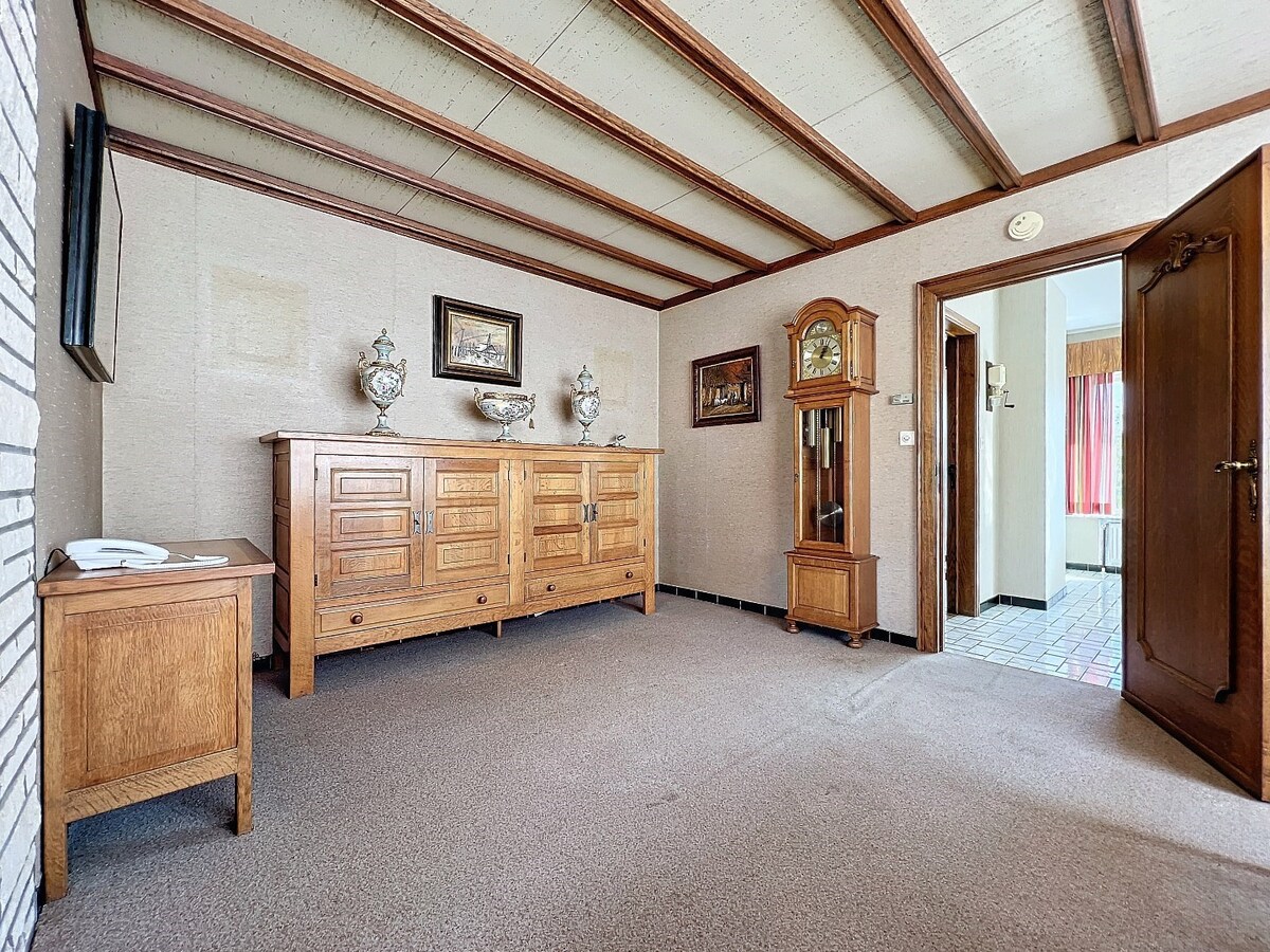 Charmante laagbouwwoning in rustige woonwijk te Hillegem 