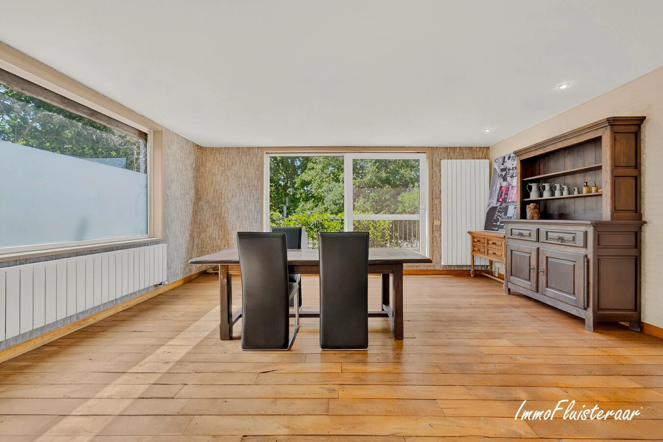 Unieke hippische accommodatie met 5 appartementen/studio’s op ruim 2,5 ha te Amougies (Henegouwen) 