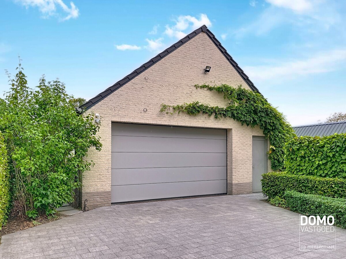 INSTAPKLARE GEZINSWONING MET 3 (MOGELIJK 4) SLAAPKAMERS EN EPC - LABEL A TE NEEROETEREN 