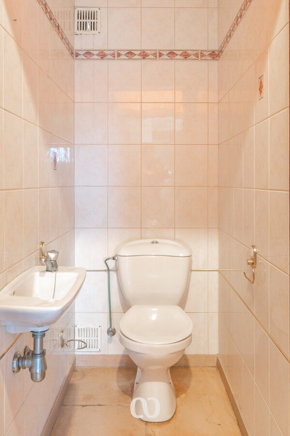 Karaktervolle en ruime woning met 3 slaapkamers en garage nabij het centrum van Oudenaarde 