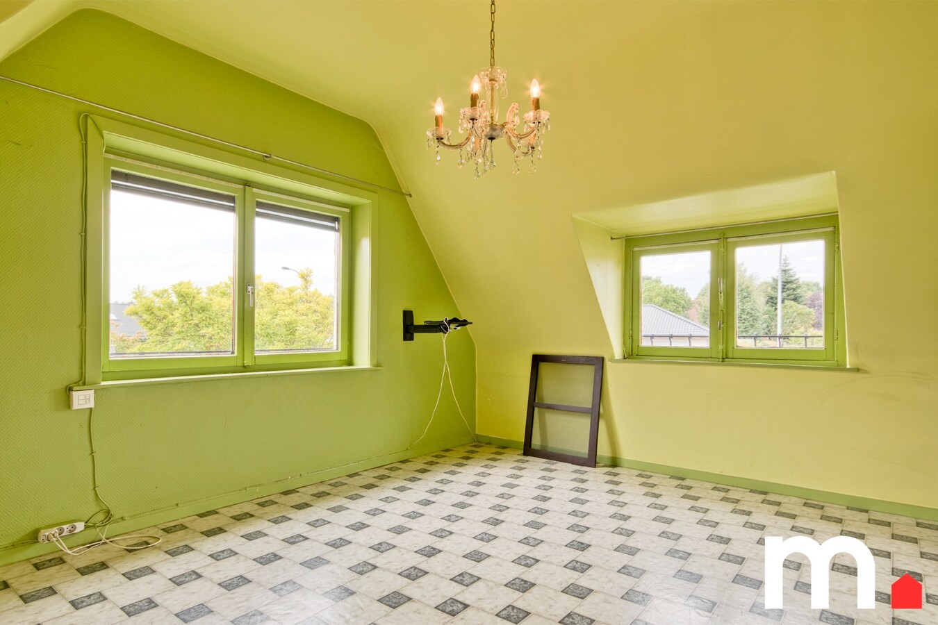 Unieke woning met zwembad en prachtig verzicht op het Preshoekbos ! 