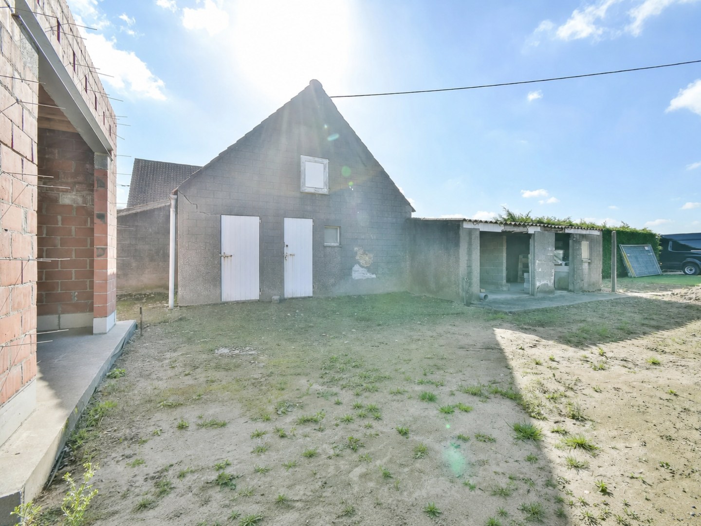 Ruwbouwwoning met tal van mogelijkheden in rustige ligging te Kortemark! 
