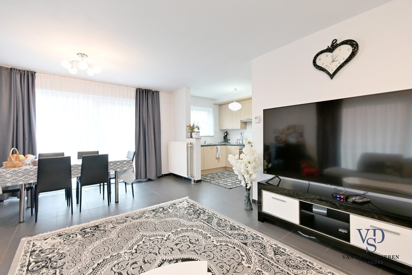 3 slpk-appartement (+ terras + kelder + garage). 