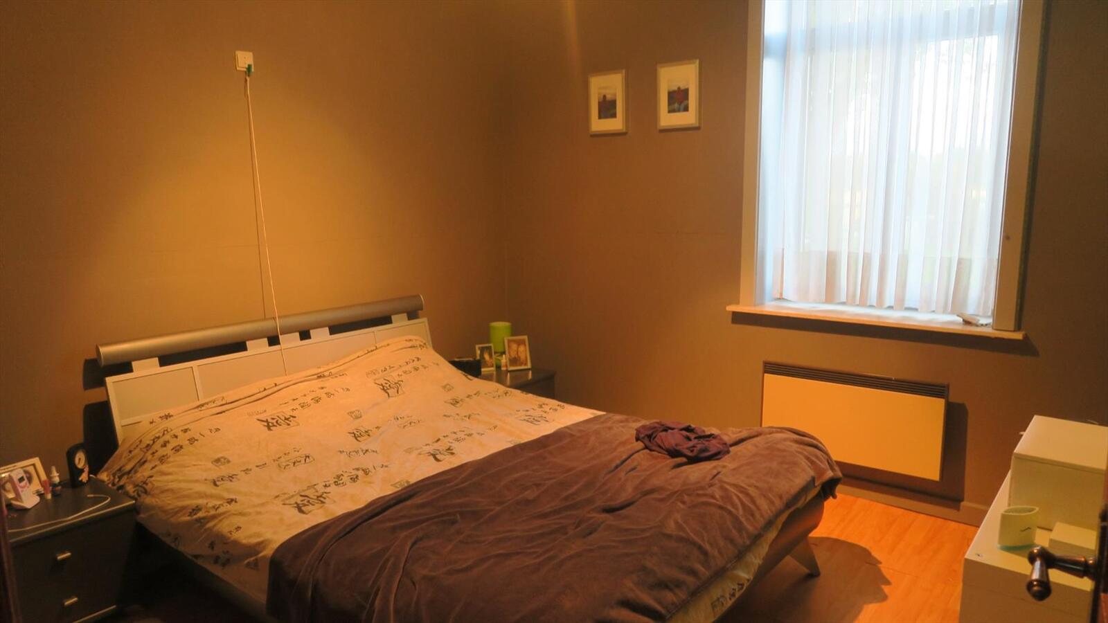 ruime woning met stallingen 