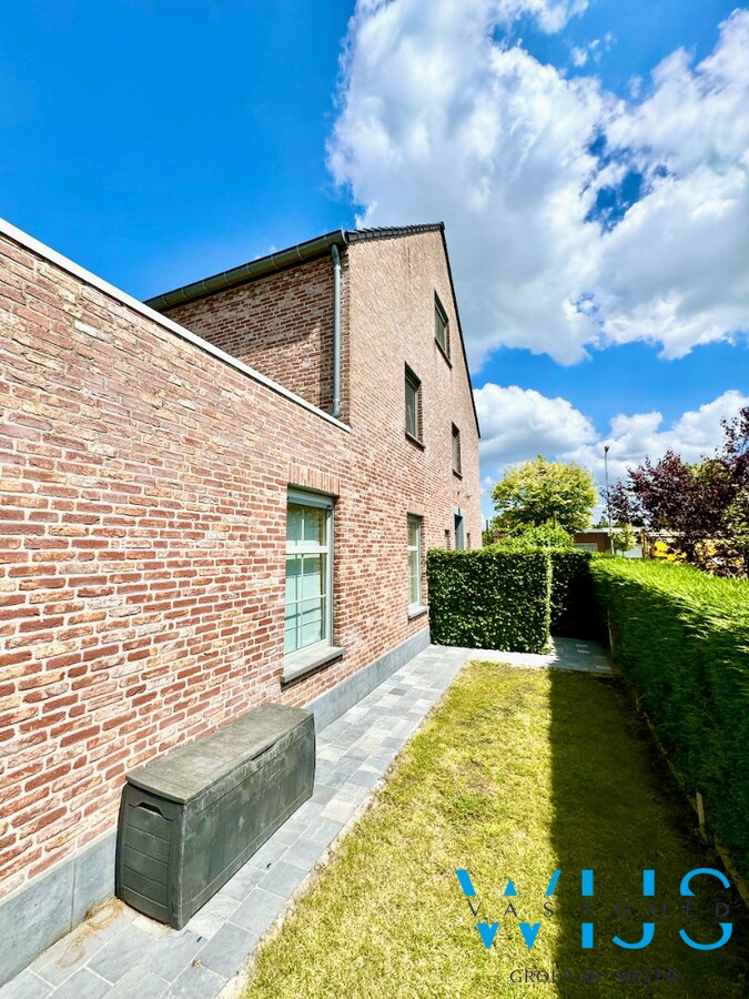 Prachtige recente woning in een zeer rustige wijk te Ertvelde ! 