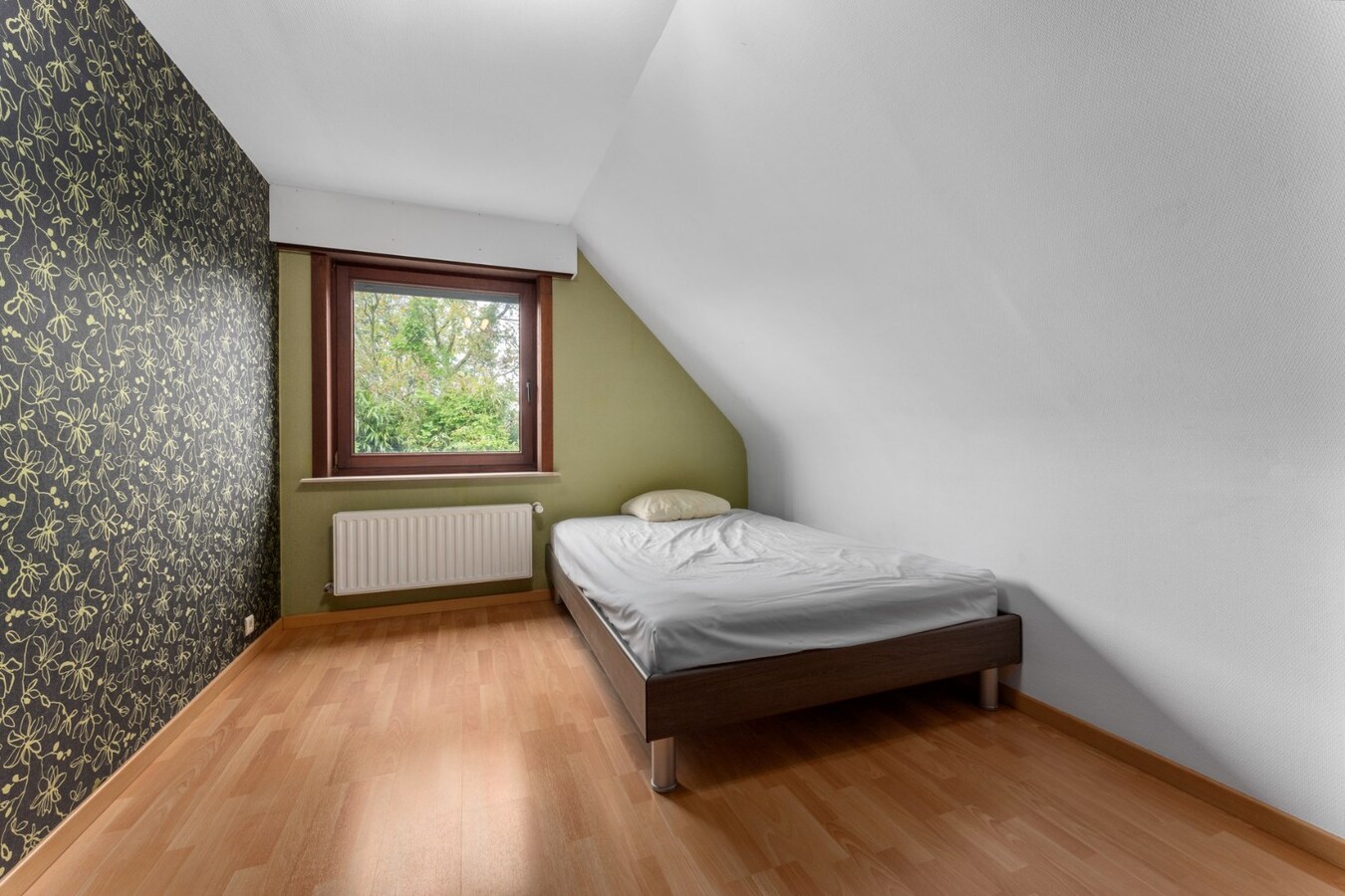 Rustig gelegen villa met 4 slaapkamers op 724m² te Koekelare 