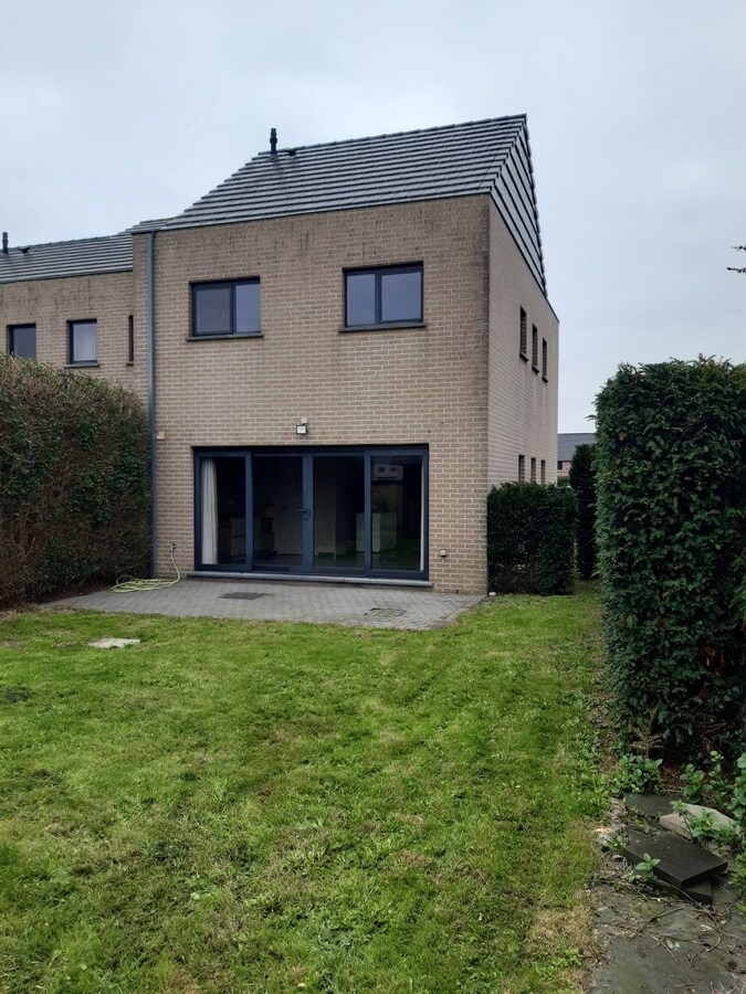 Tijdloze Half Open - rustig gelegen. 