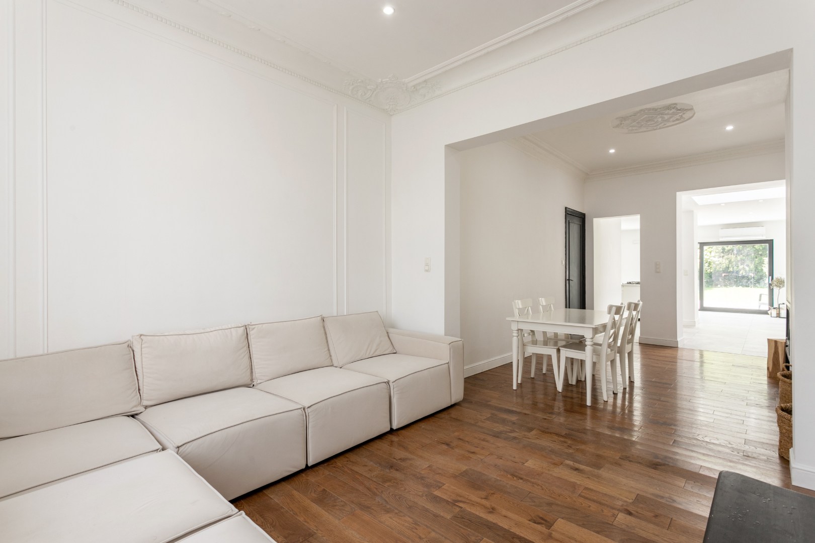 Gerenoveerde woning (EPC B) met 3 slaapkamers, 2 badkamers, tuin en garagebox te koop 