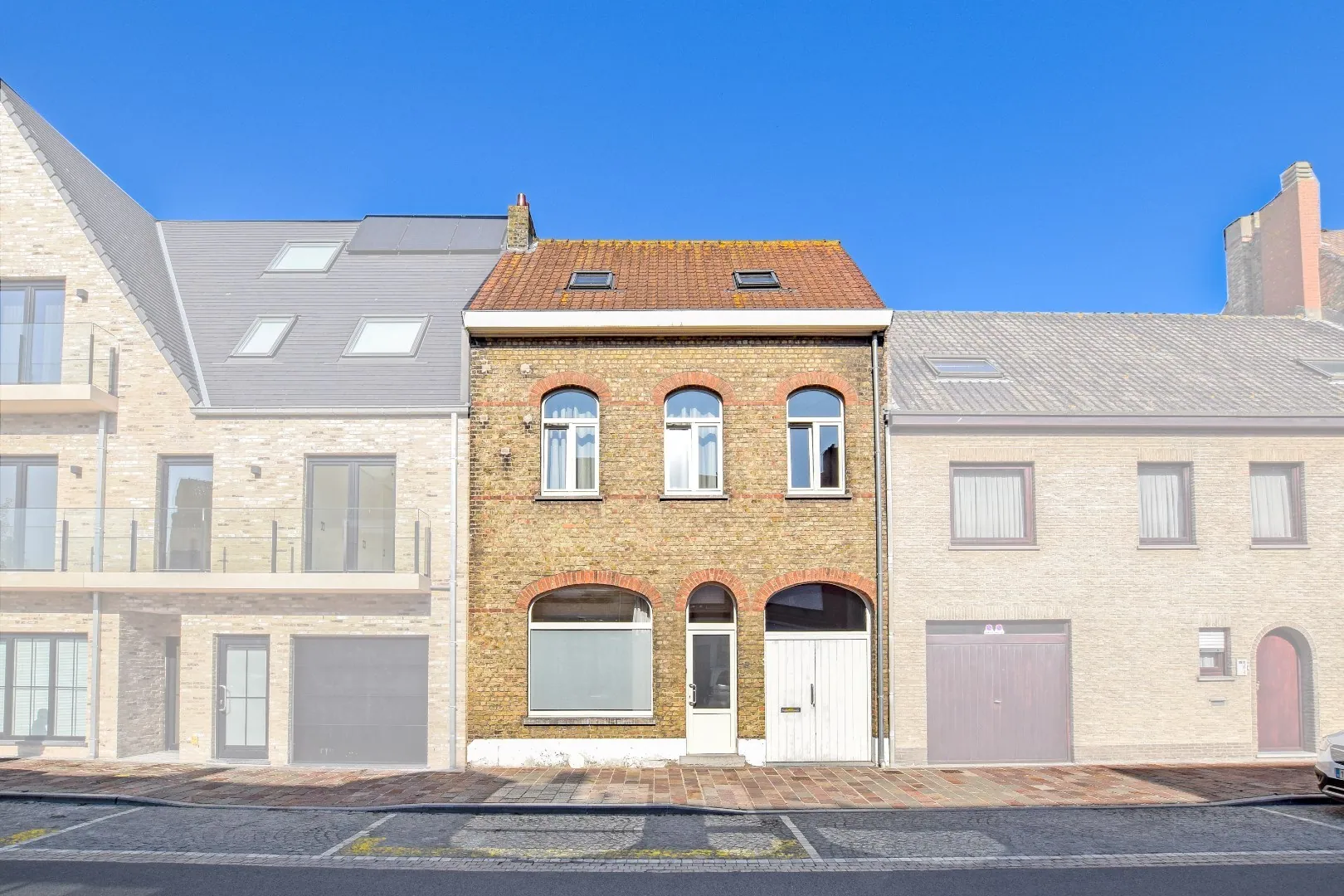 Stadswoning met 3 slaapkamers in Nieuwpoort  op 120 m² met garage.