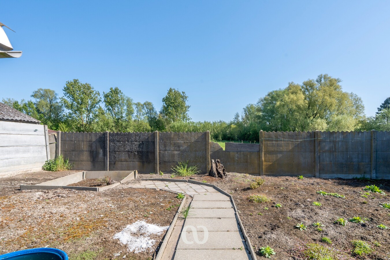 Stevige gezinswoning met tuin en volledige kelder in Lozer 