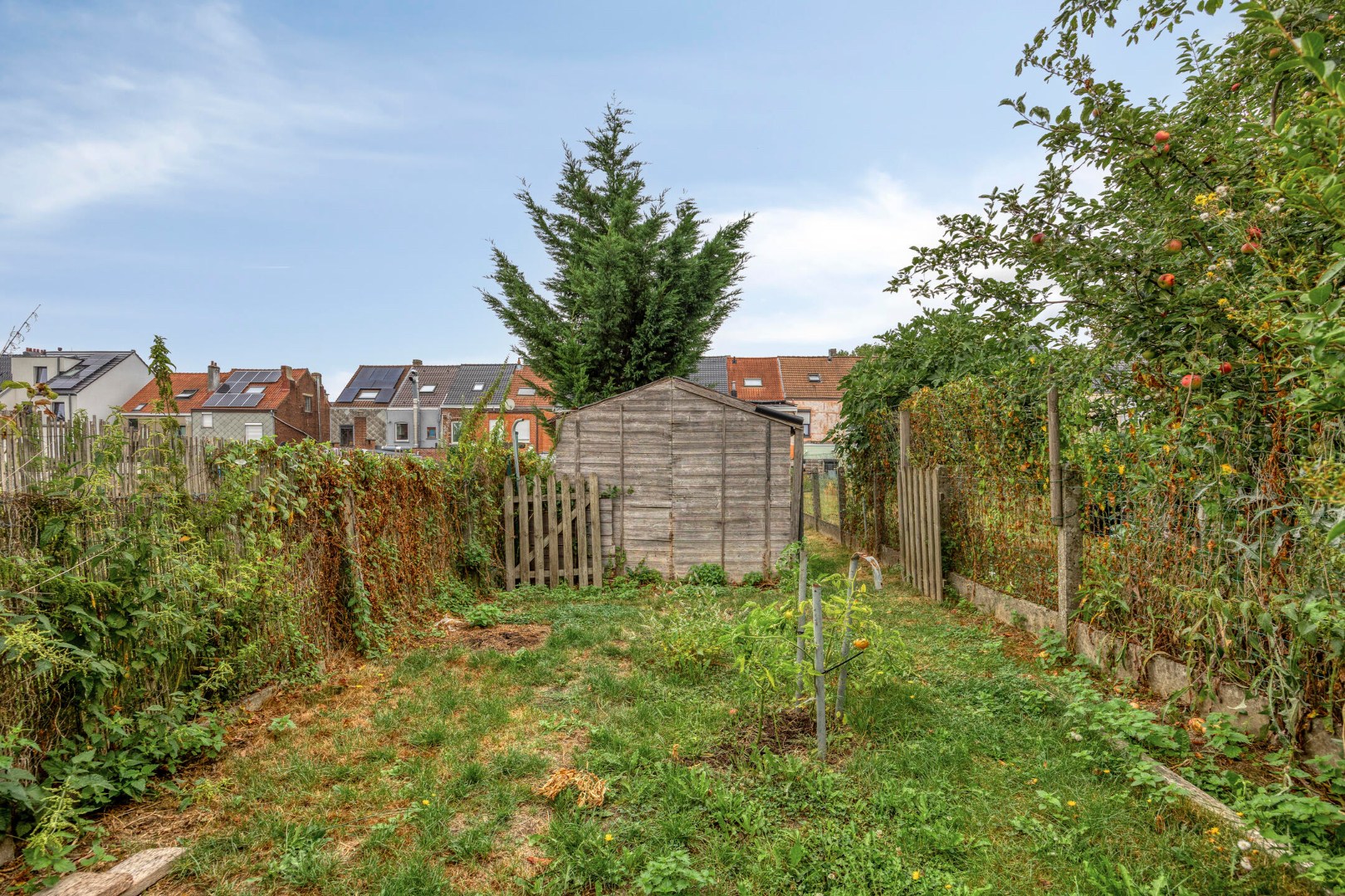 Instapklare woning met 4 slpk en ruime tuin 