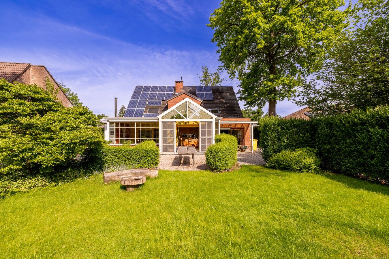 Ruim en charmant landhuis met 4 slpks en prachtige tuin 
