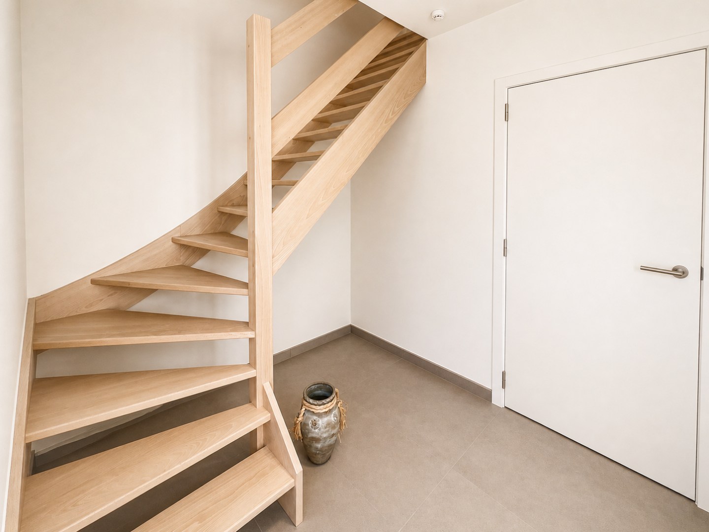 Halfopen woning met 3 slaapkamers en landelijk verzicht! 