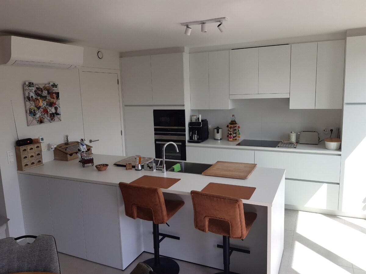 Ruim, energiezuinig 3- slaapkamer appartement. 