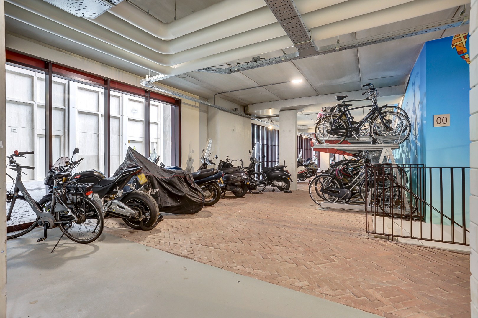 Ultiem luxe wonen in de iconische The CoolTower met spectaculair uitzicht, royaal terras (34 m²) en moderne afwerking in het bruisende hart van Rotterdam! 