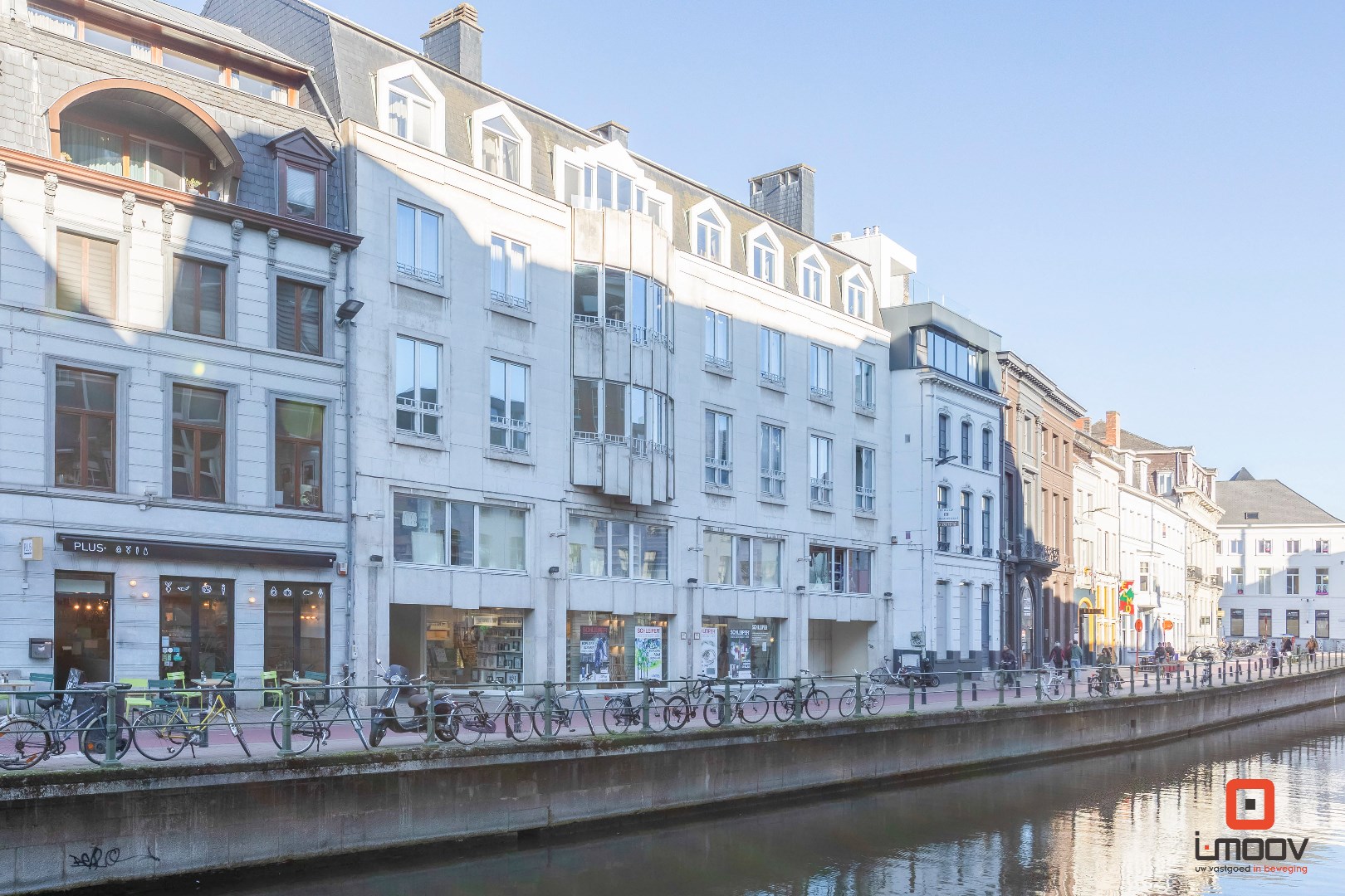 Lichtrijk appartement met uitgestrekt terras in hartje Gent! 