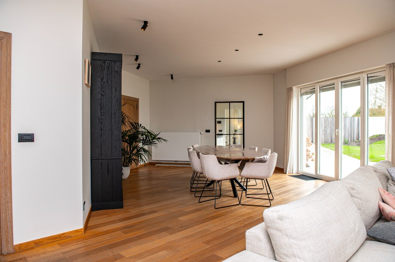 Prachtige landelijke villa met zwemvijver en paardenfaciliteiten 13.459m² 