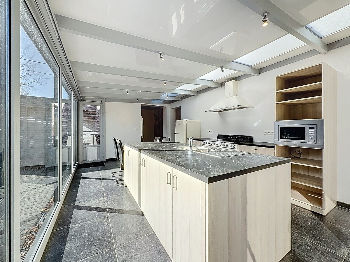 Ruime, vernieuwde HOB met leuke tuin te Zwalm 