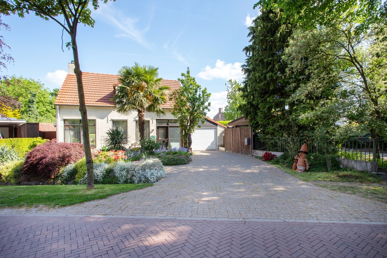 Vrijstaande woning met karakter, ruimte en een verrassende buitenruimte. 