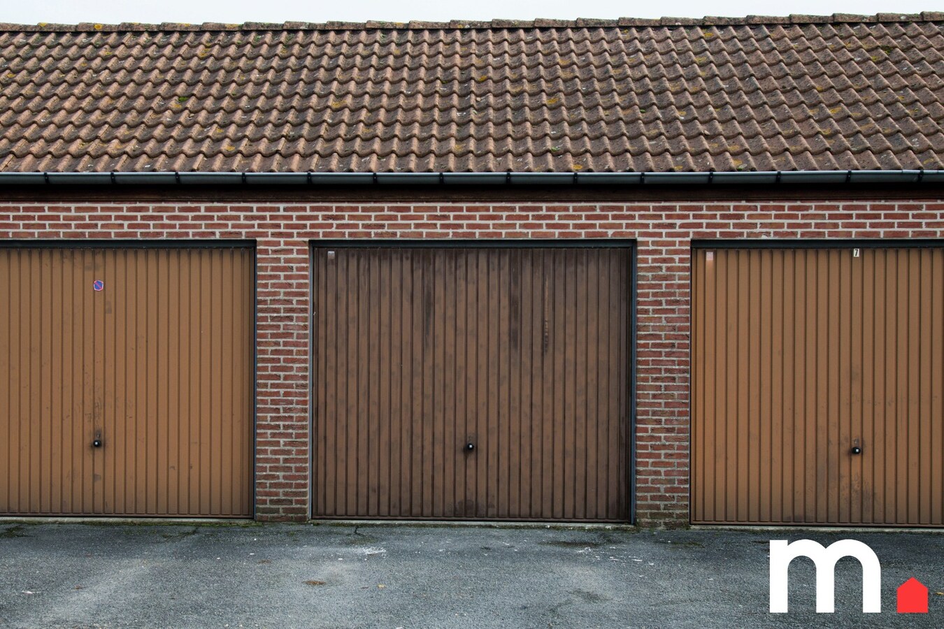 Garage te koop nabij het centrum van Deerlijk! 