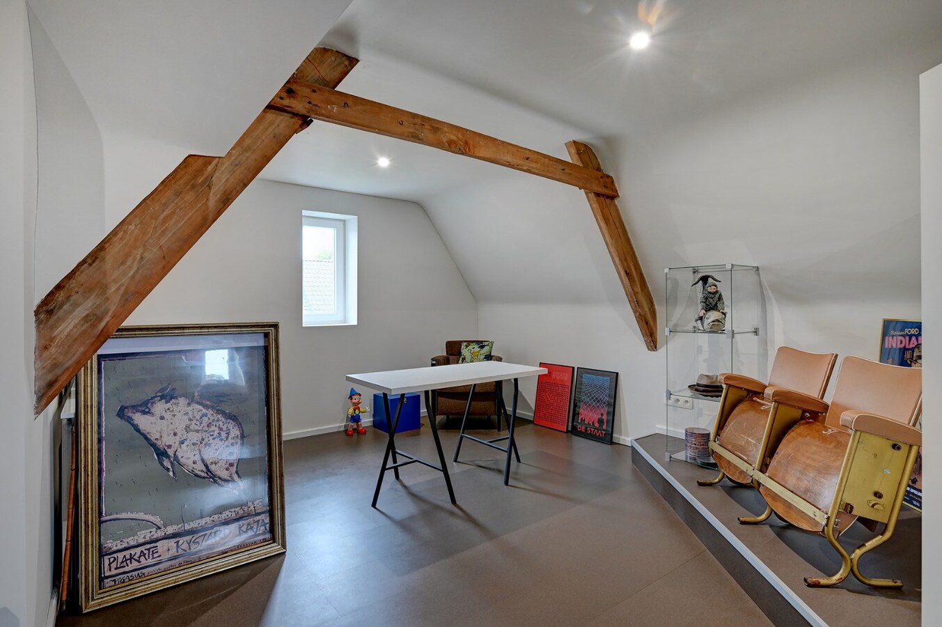 Totaal gerenvoveerde, charmante, halfopen woning met tuin, terras en garage in Kuringen (Hasselt ) 