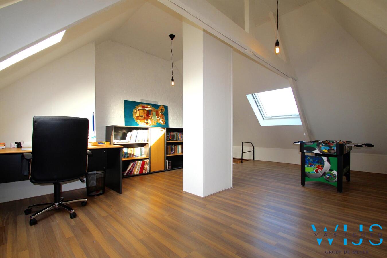 Instapklare gezellige woning met mooie tuin ! 