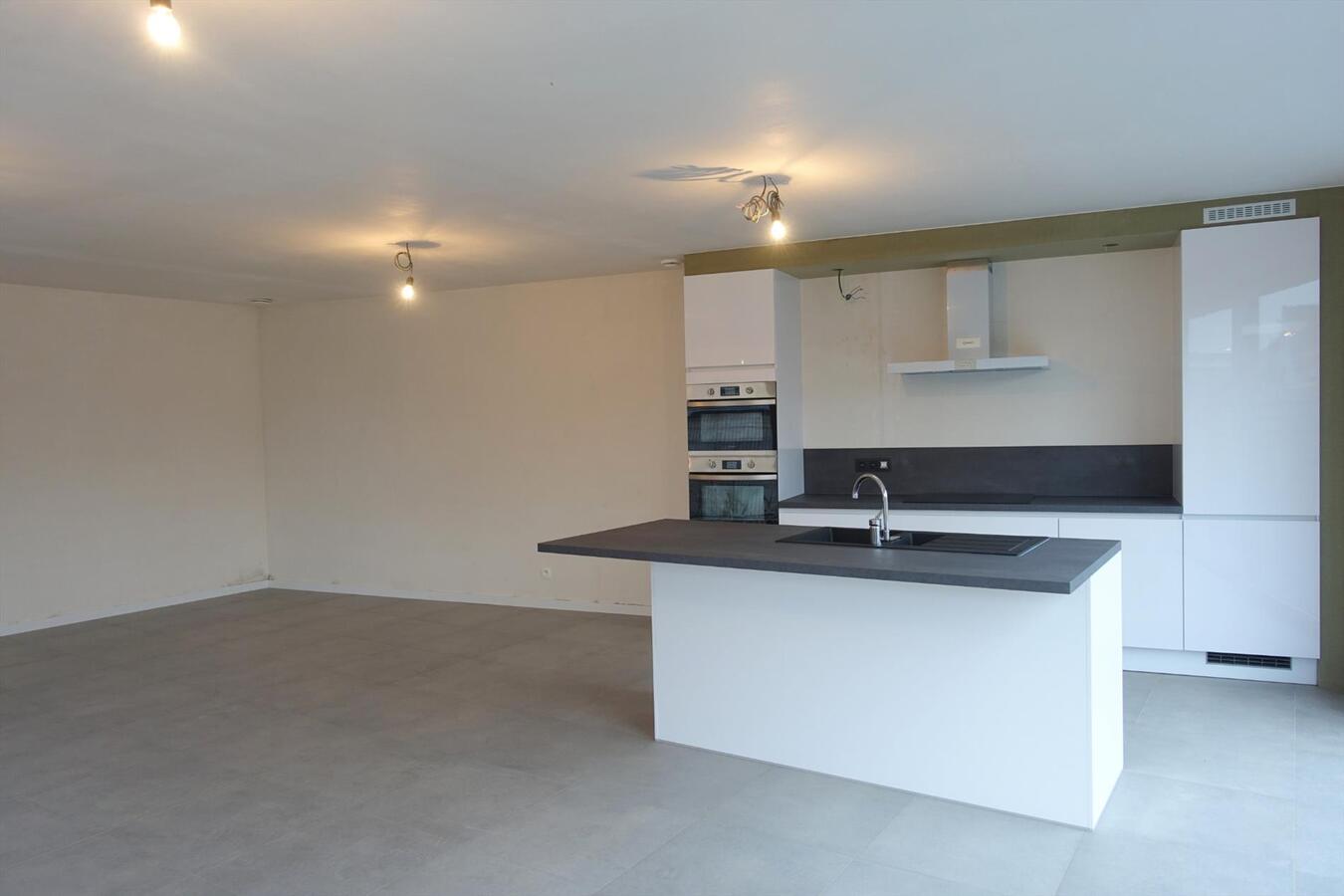 Nieuwbouwwoning met garage 