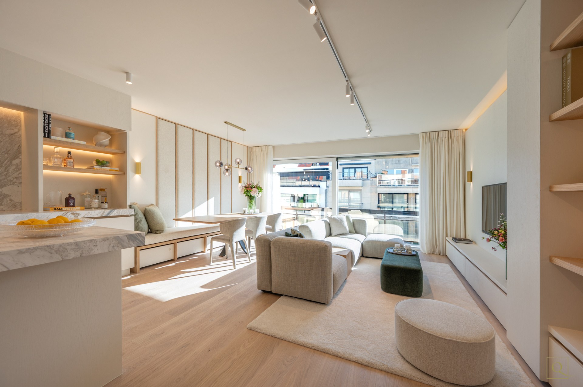 Prachtig gerenoveerd 3-SLPK-appartement nabij de Zeedijk 
