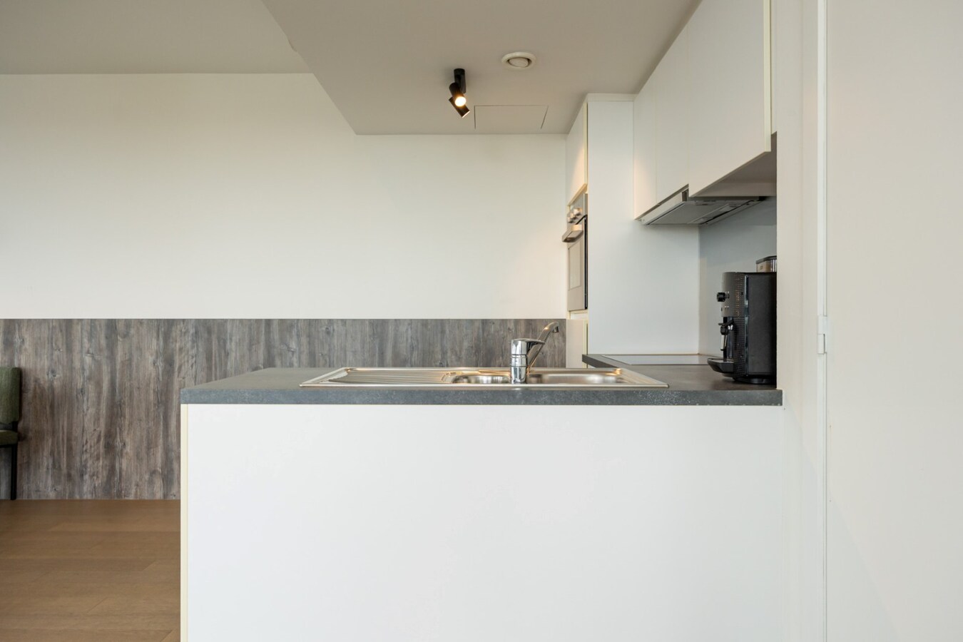 Stijlvol appt. met terras in de 'London Tower' op 't Eilandje! 