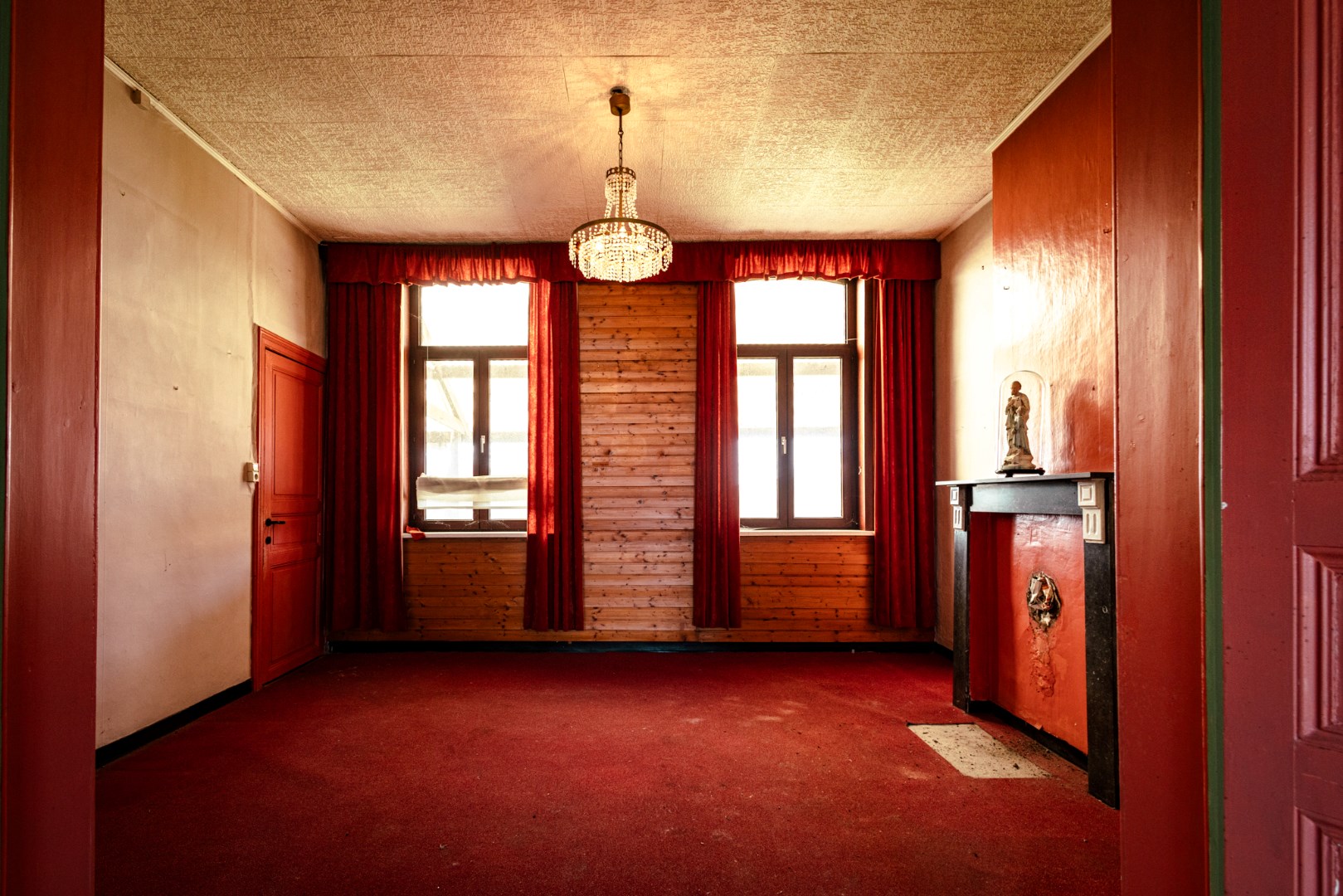 Te renoveren / herop te bouwen pand op 1.041 m² met zicht op achterliggende weilanden te Ronsele 