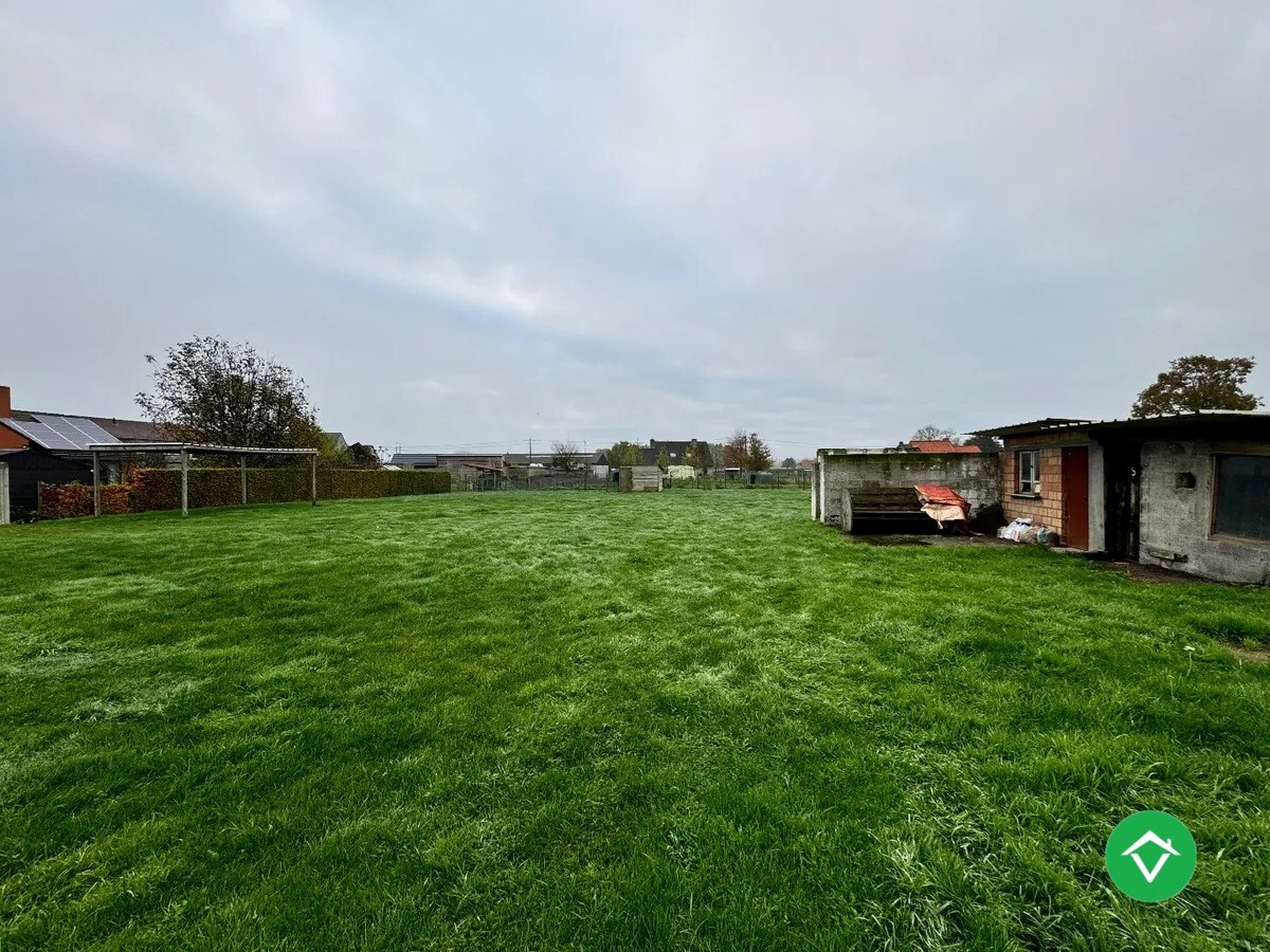 Rustig gelegen te renoveren woning in Torhout 