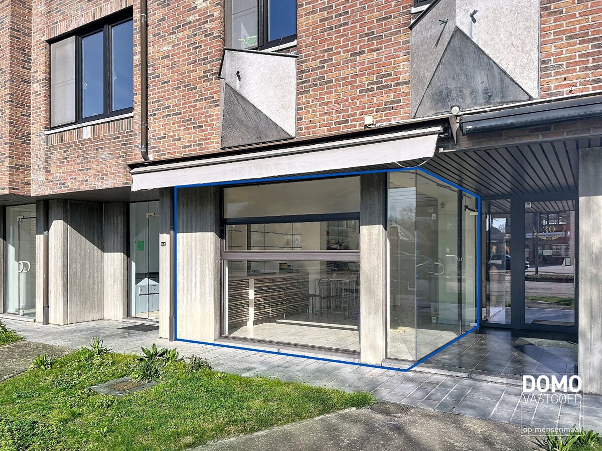 VOLLEDIG TE RENOVEREN HANDELSPAND TE KOOP IN KERMT 