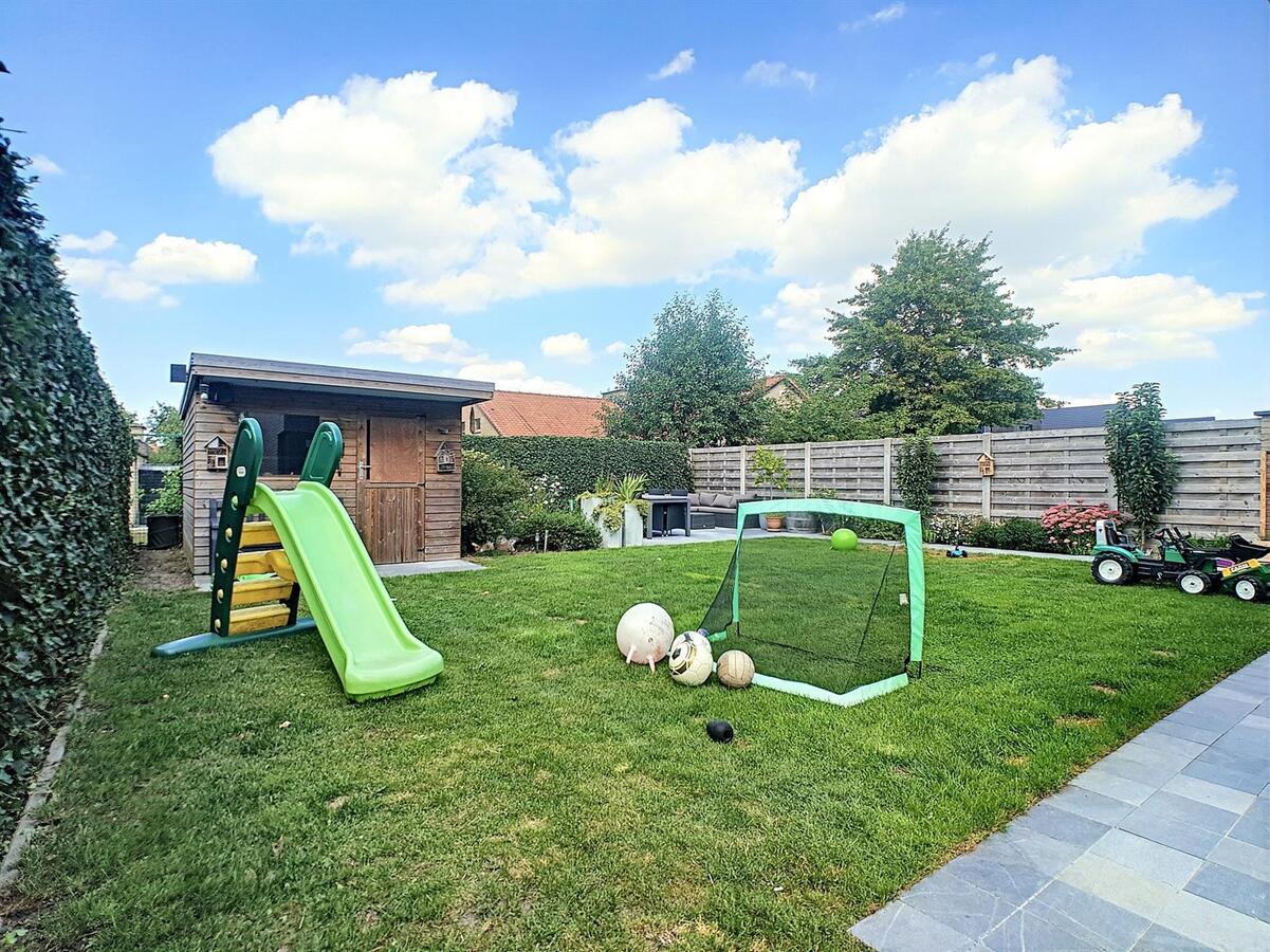 Recente halfopenbebouwing met 4 slaapkamers - Moerkerke 