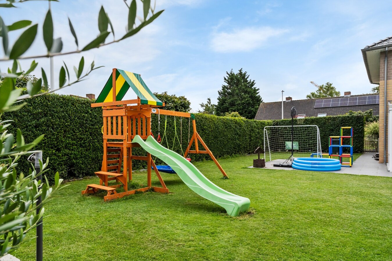 Centraal gelegen, halfopen woning op perceel 624m² 