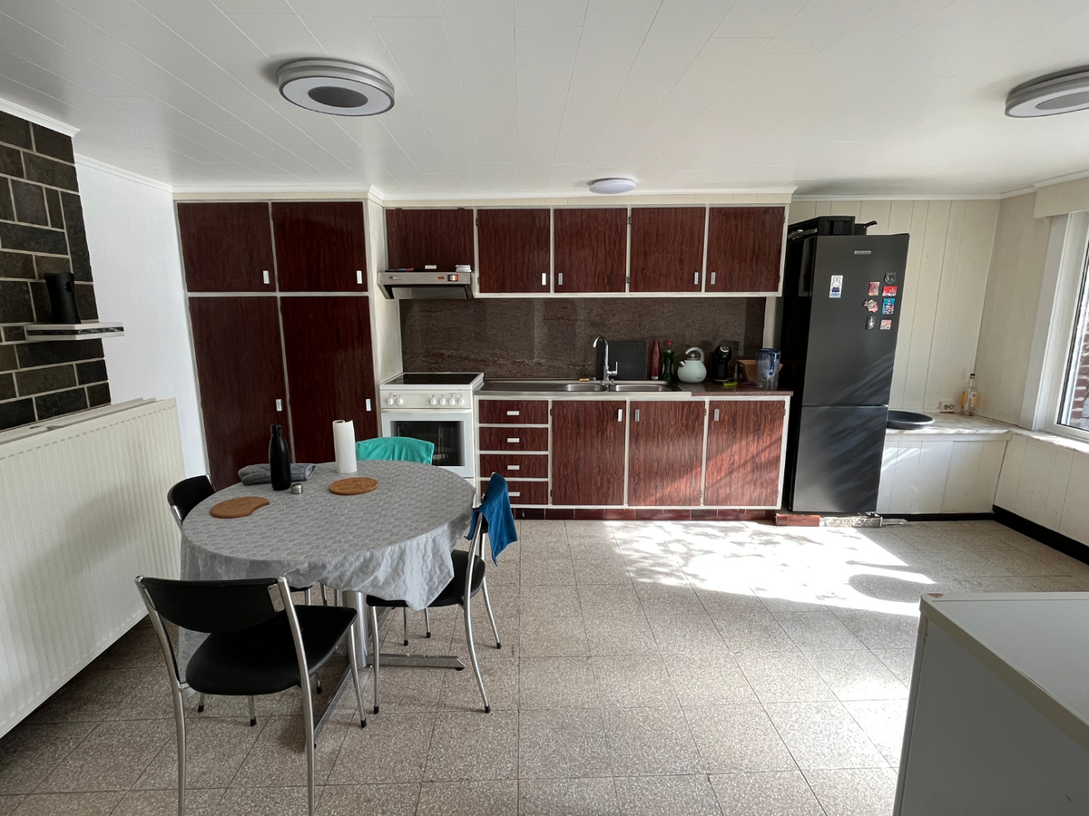 Aangename woning met tuin : zeer rustig gelegen én op slechts 50 m van de Gaverse Markt. 