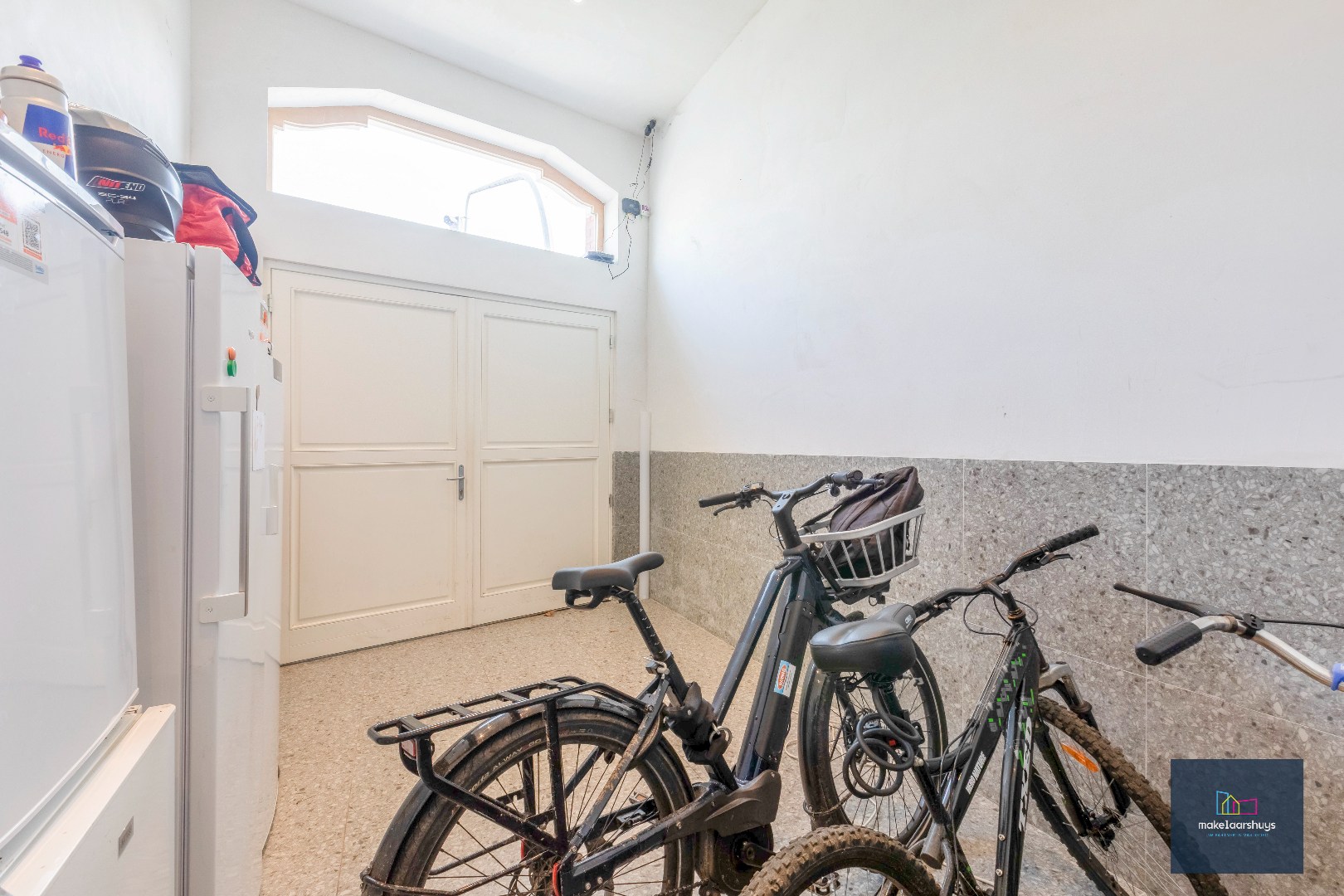 Opbrengsteigendom met 9 kamers - "COHOUSING" 