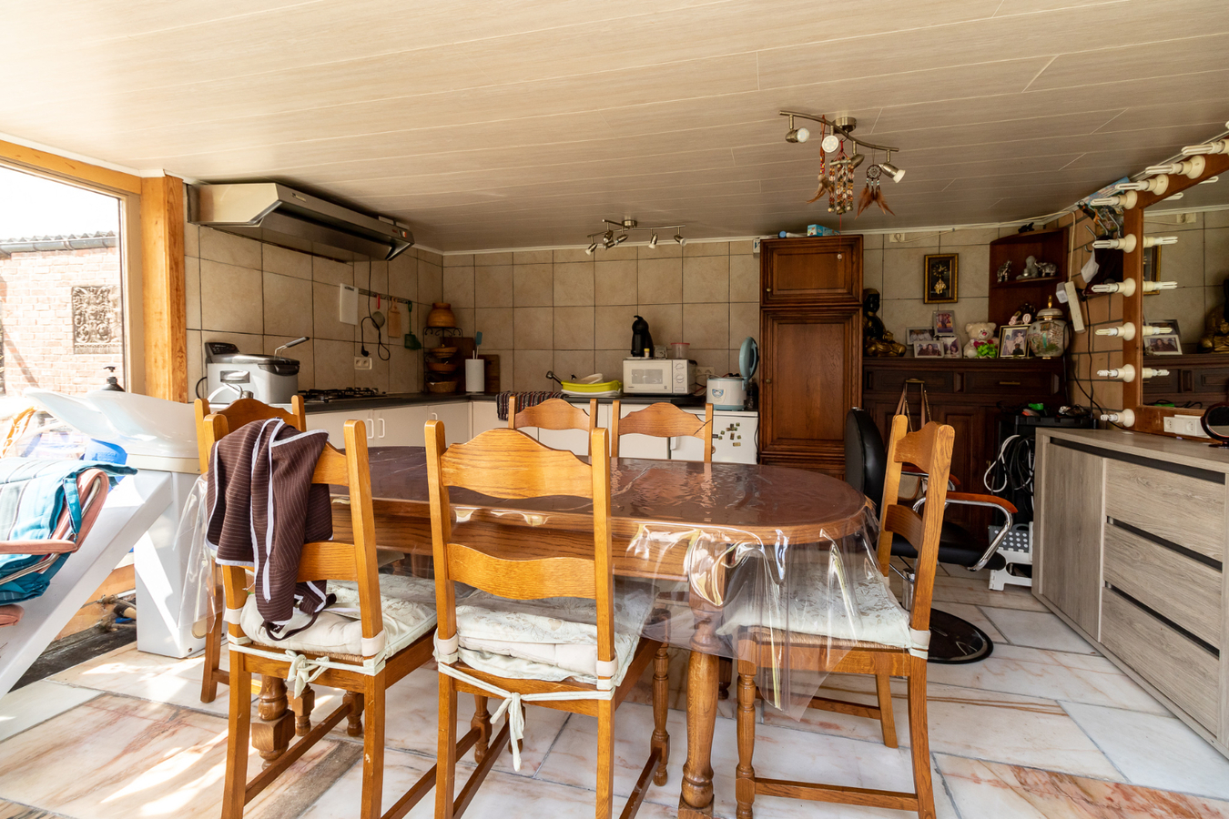 Woning met 4 slaapkamers op 1273 m² te Koekelare 