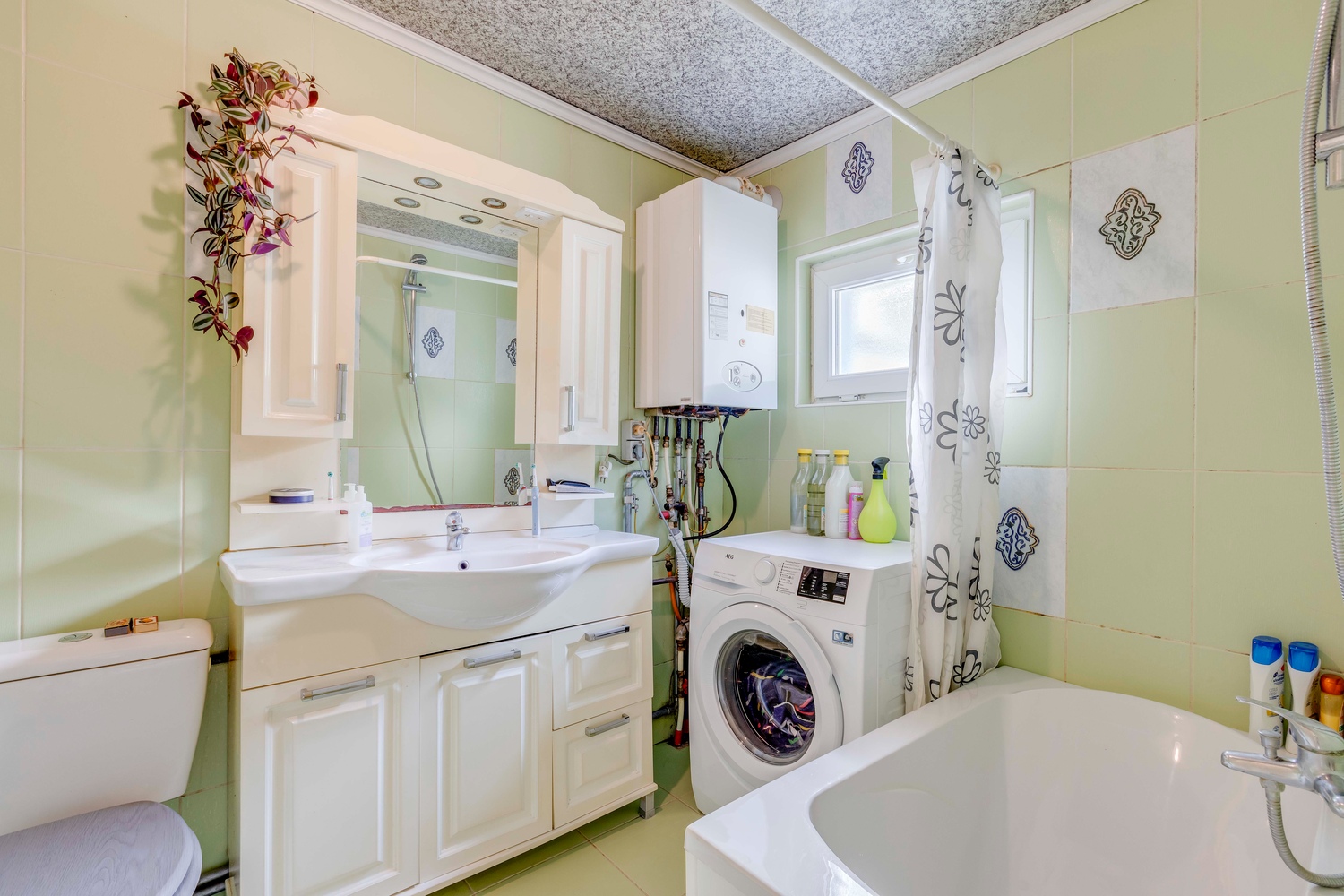 Hippe, instapklare woning met tuin te Ledeberg 